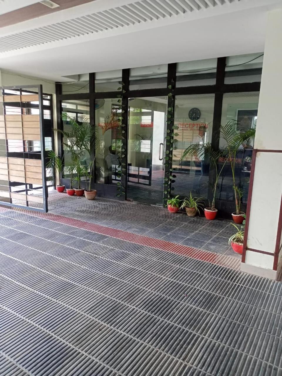 Rose Garden Guest House Khulna Exteriör bild